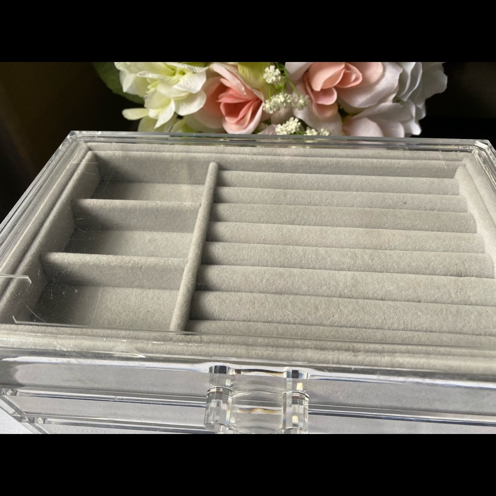 Acrylic jewelry box organizer velvet earrings rings necklaces bracelets.